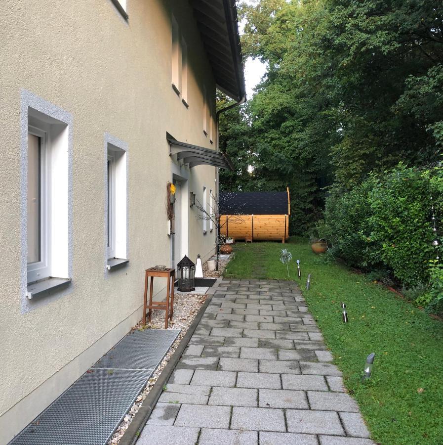 Holz-Wohnfass In Muenchen-Nymphenburg Appartement Buitenkant foto