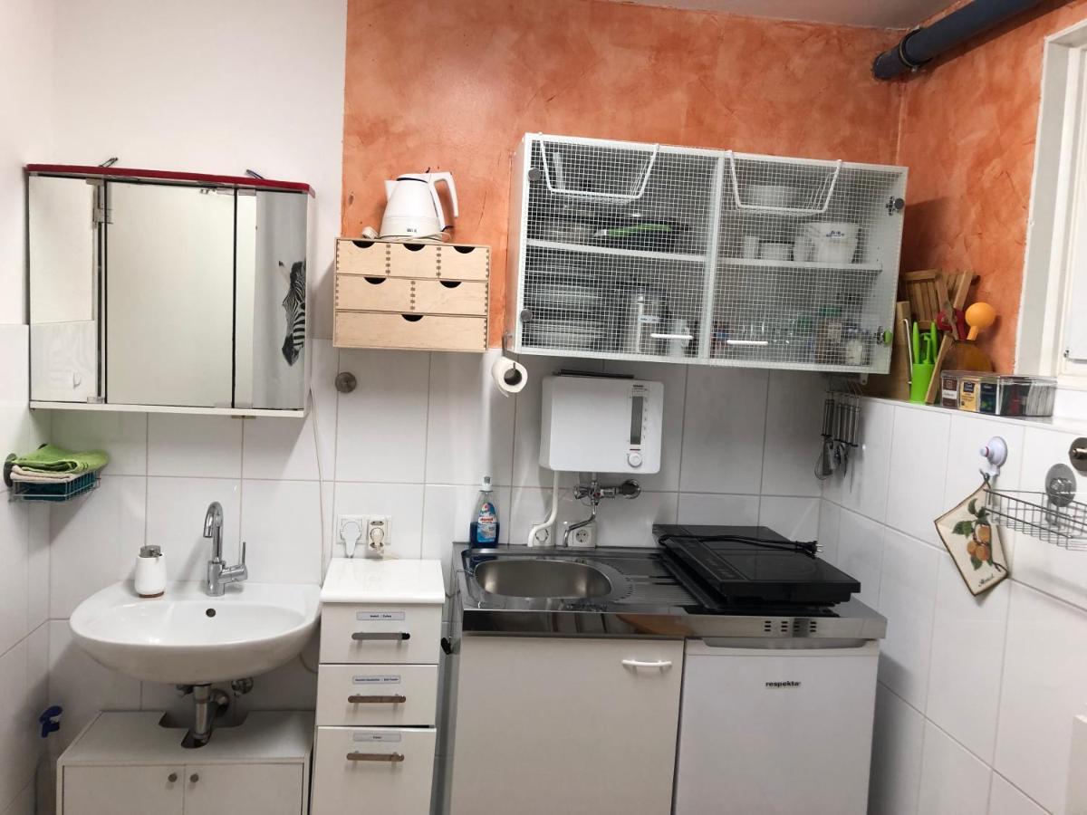 Holz-Wohnfass In Muenchen-Nymphenburg Appartement Buitenkant foto