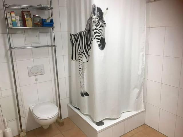 Holz-Wohnfass In Muenchen-Nymphenburg Appartement Buitenkant foto