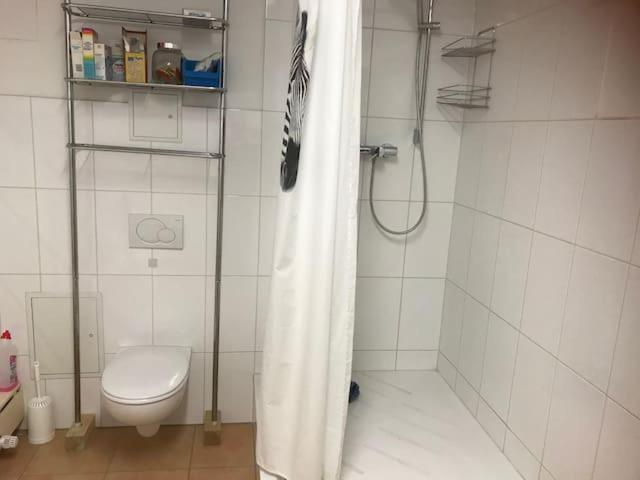 Holz-Wohnfass In Muenchen-Nymphenburg Appartement Buitenkant foto